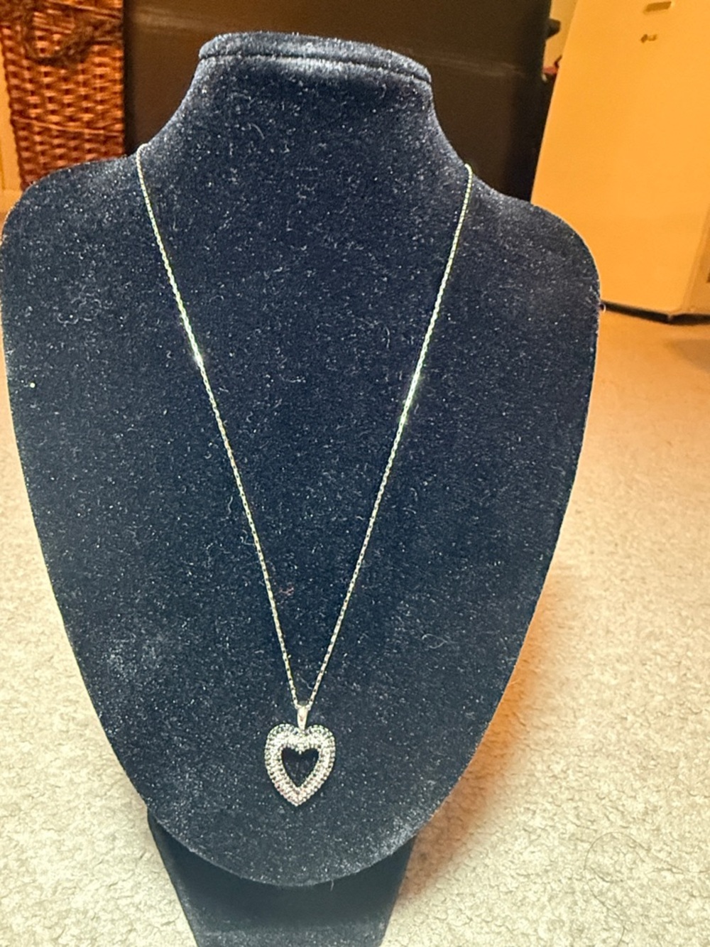 Zales 14k white gold chain necklace with a Diamond 10k White Gold Heart Pendant. - Picture 3 of 9